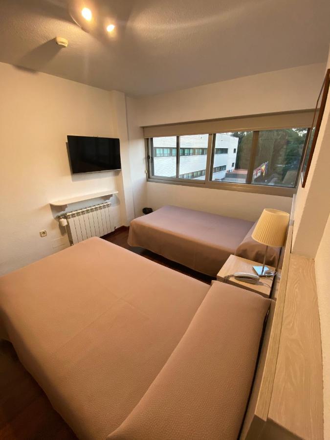 Hotel Escuela Madrid Exterior photo