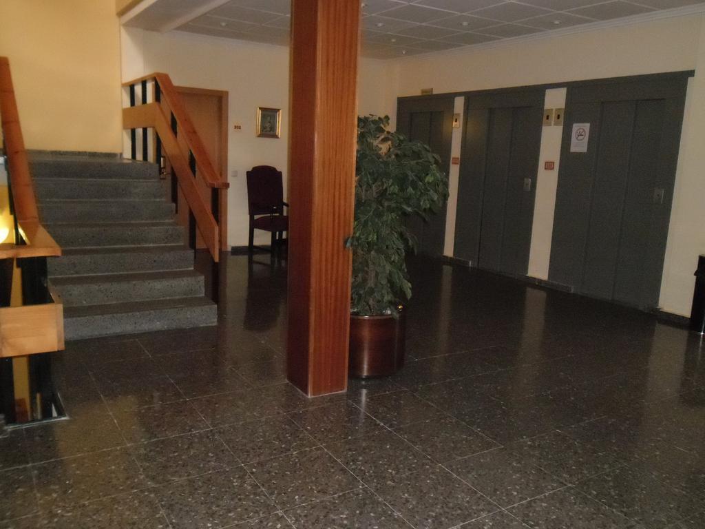 Hotel Escuela Madrid Exterior photo