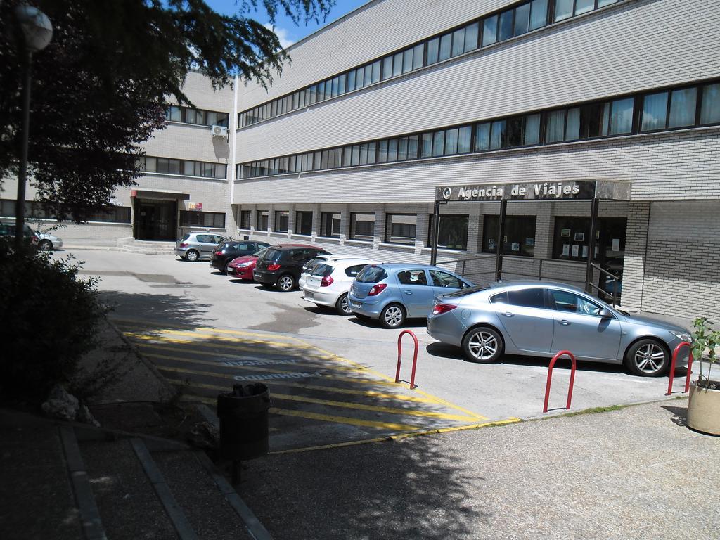 Hotel Escuela Madrid Exterior photo