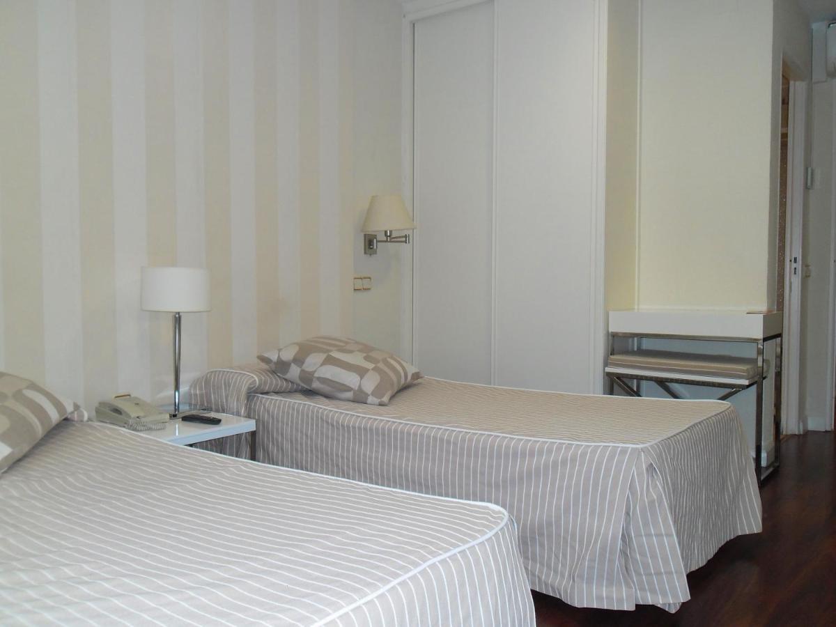 Hotel Escuela Madrid Exterior photo